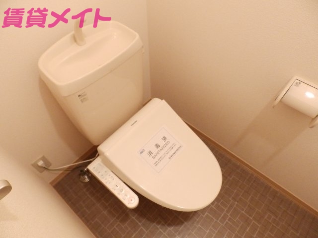 トイレ　同型参考写真