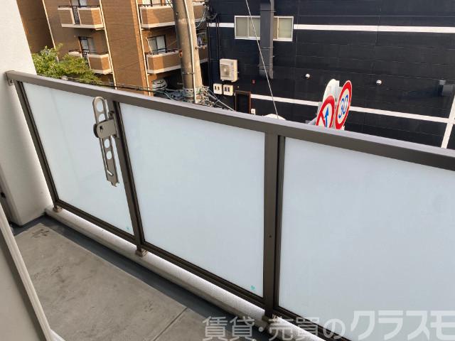 バルコニー　南向きでお洗濯物も乾きやすいです♪