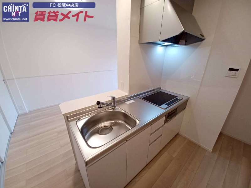 キッチン　反転タイプ参考写真
