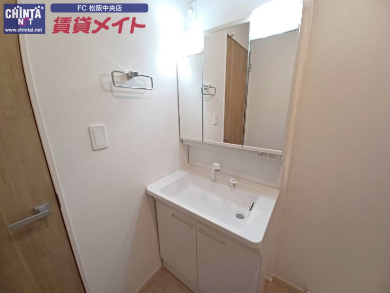 洗面設備　反転タイプ参考写真