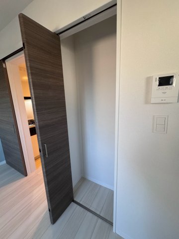 収納　※同タイプの別の部屋の写真です。