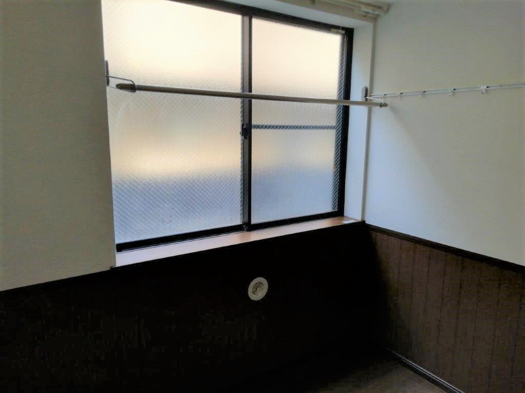 ＪＲ山手線 恵比寿駅 徒歩9分 2階建 築17年の居間写真
