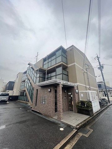建物外観　落ち着いた雰囲気の外観です