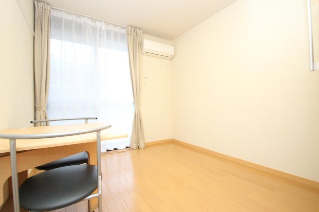 居室・リビング　同じタイプのお部屋の写真です。