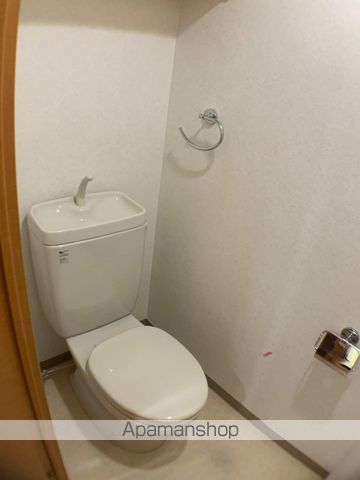 地下鉄御堂筋線 心斎橋駅 徒歩5分 14階建 築23年のトイレ写真