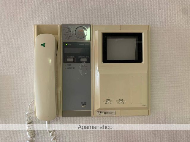 地下鉄御堂筋線 心斎橋駅 徒歩5分 14階建 築23年の玄関写真