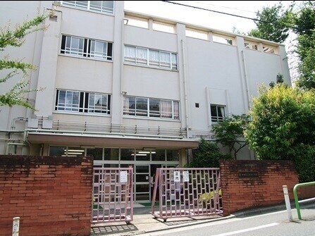 小学校　板橋区立成増小学校（小学校）まで428m