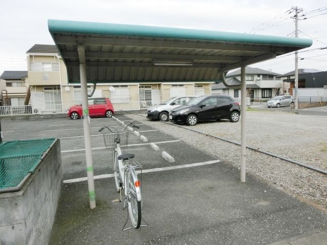 その他共有部分　屋根付きの駐輪場です