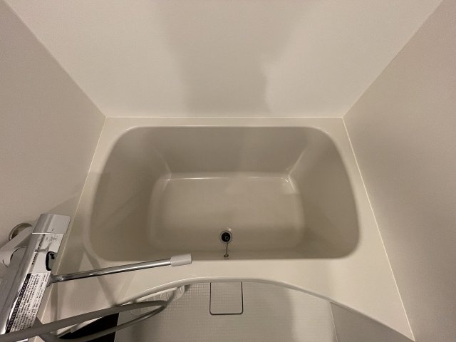 バス・シャワールーム　落ち着いた空間のお風呂です