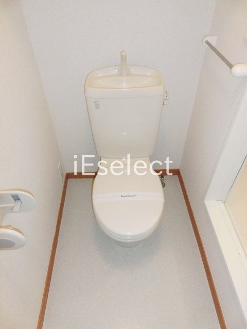 トイレ　トイレはシンプルですね