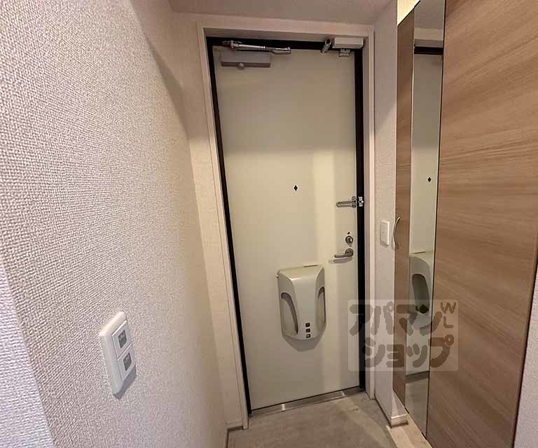 ビオラ朱雀大路の玄関写真