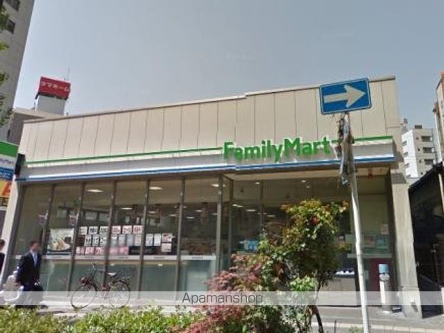 コンビニ　ファミリーマート（コンビニ）まで189m