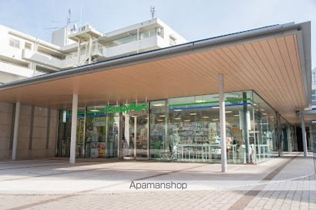 コンビニ　ファミリーマート アルコスクエア店（コンビニ）まで771m