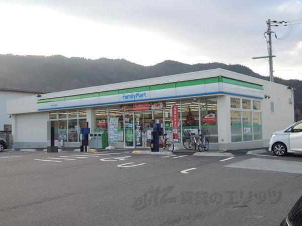 コンビニ　ファミリーマート　五個荘店（コンビニ）まで990m