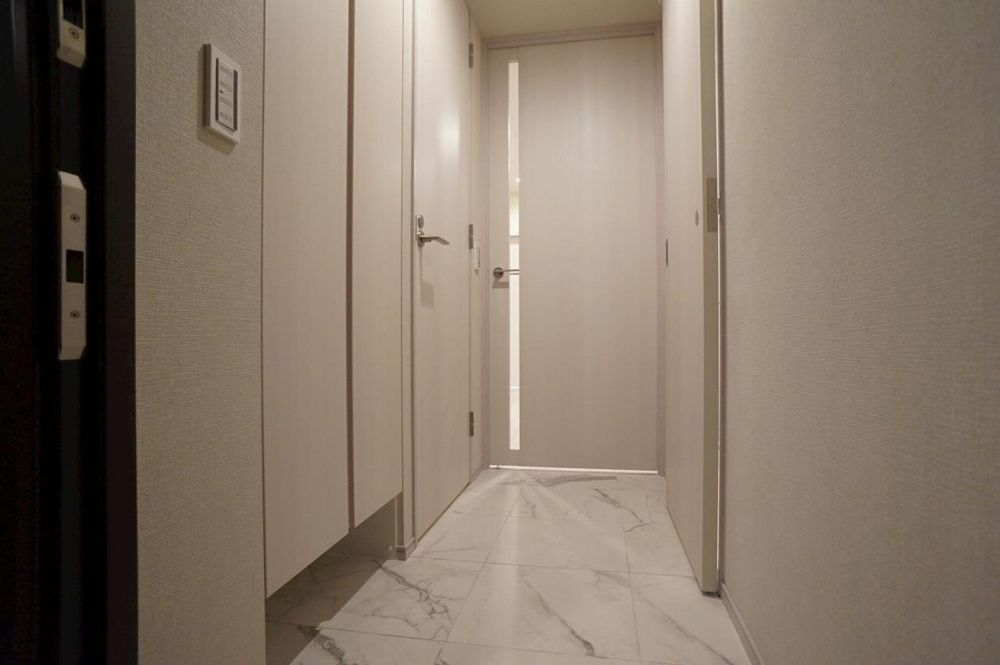 玄関　※全て別号室（１LDK）のお写真です。参考にしてください。