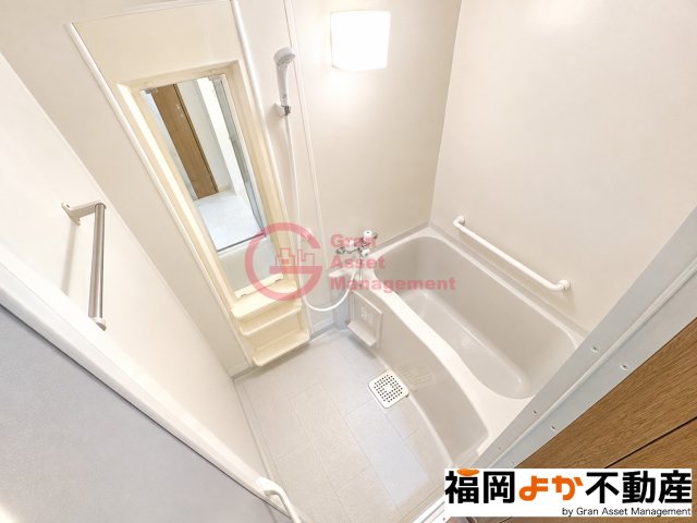 バス・シャワールーム　【福岡よか不動産】落ち着いた空間のお風呂です