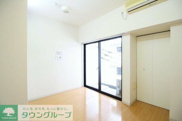 都営大江戸線 西新宿五丁目駅 徒歩5分 11階建 築25年の居間写真