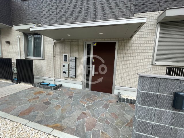 エントランス　sinfaria　YUZATO　A棟　エントランス