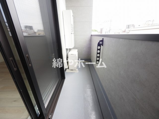 バルコニー　バルコニーからの眺めを楽しみながら食事をしませんか