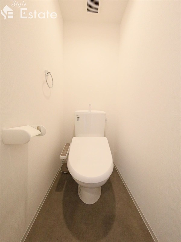 近鉄名古屋線 黄金駅 徒歩9分 3階建 築1年のトイレ写真