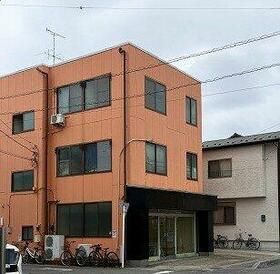 雨野ビルの外観写真