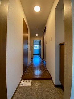 ＪＲ東海道本線 甲南山手駅 徒歩5分 4階建 築28年の玄関写真