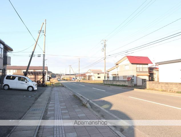 その他　前面道路（その他）まで0m