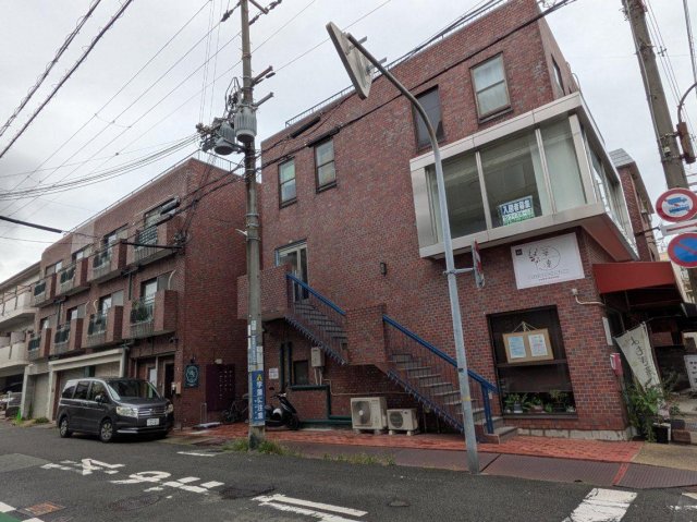 建物外観　シックなヨーロピアン調の外観