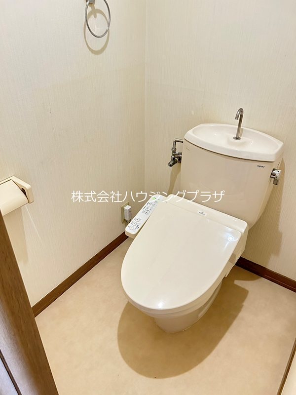 トイレ　ウォシュレット完備