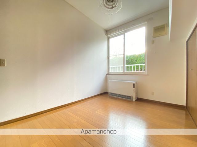 ノースハイツ深堀の居間写真