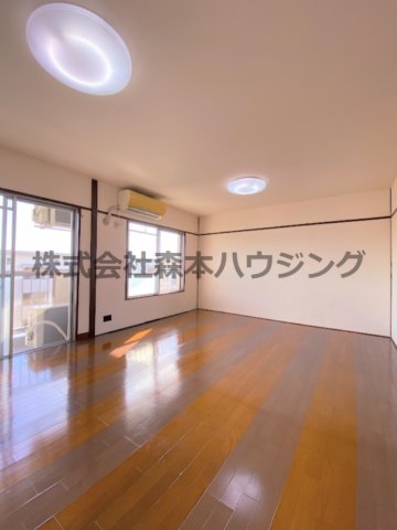 中宮第4住宅74号棟の居間写真