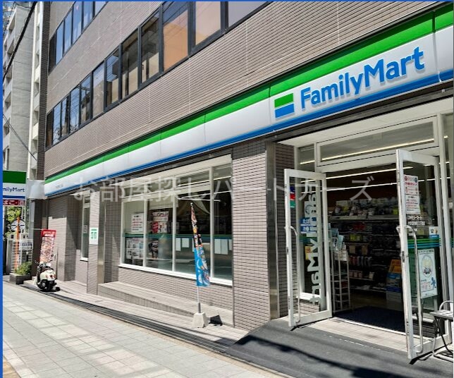 コンビニ　ファミリーマート 内久宝寺町三丁目店（コンビニ）まで224m
