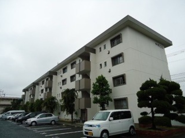駐車場　建物外観