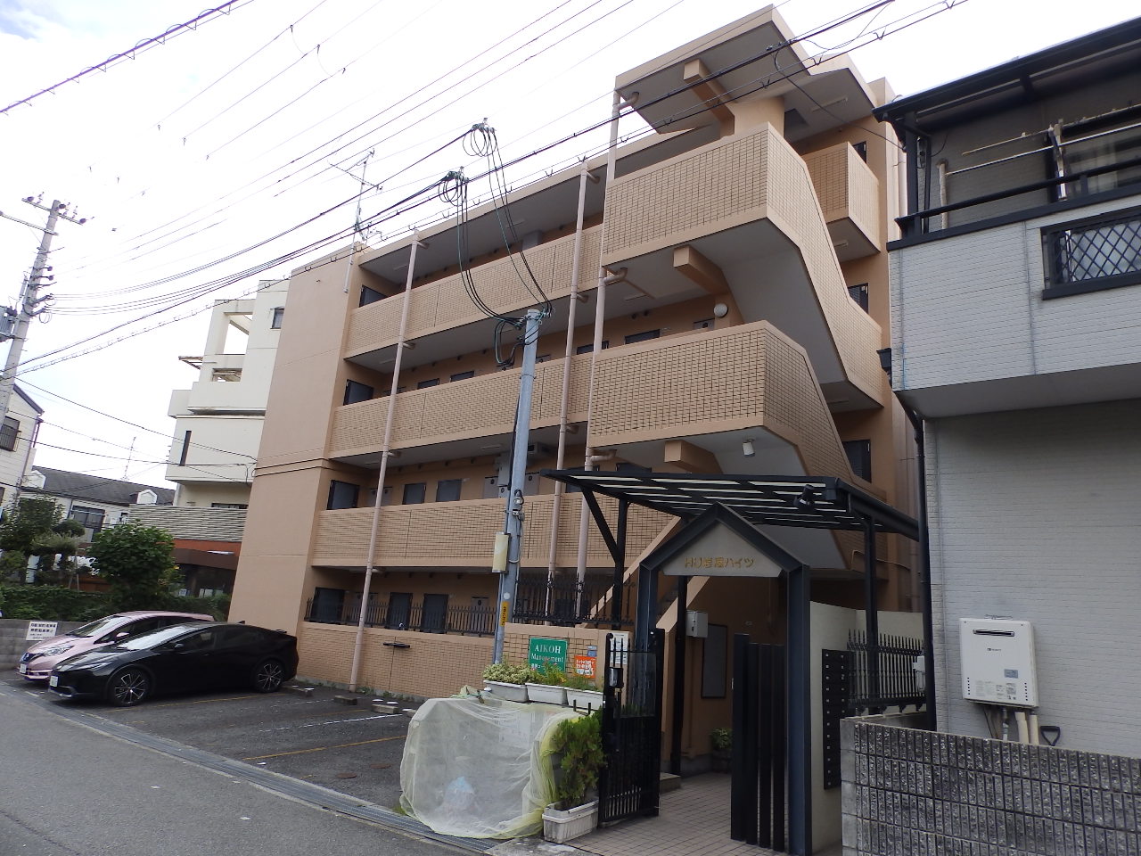 建物外観　駅前です