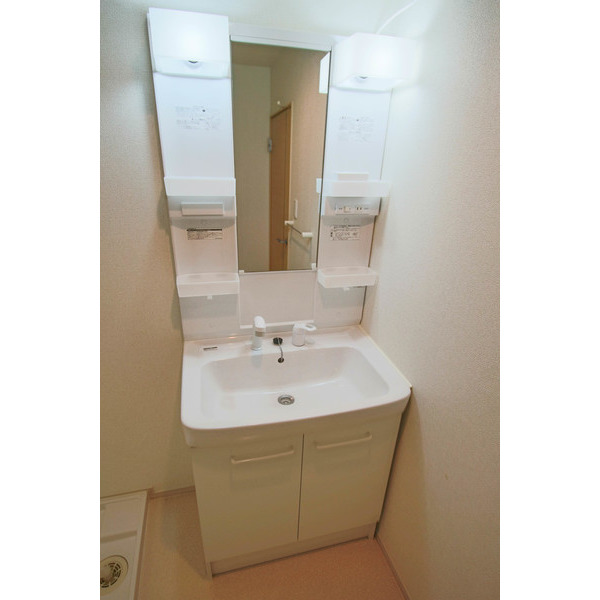 洗面設備　同じ建物の別のお部屋