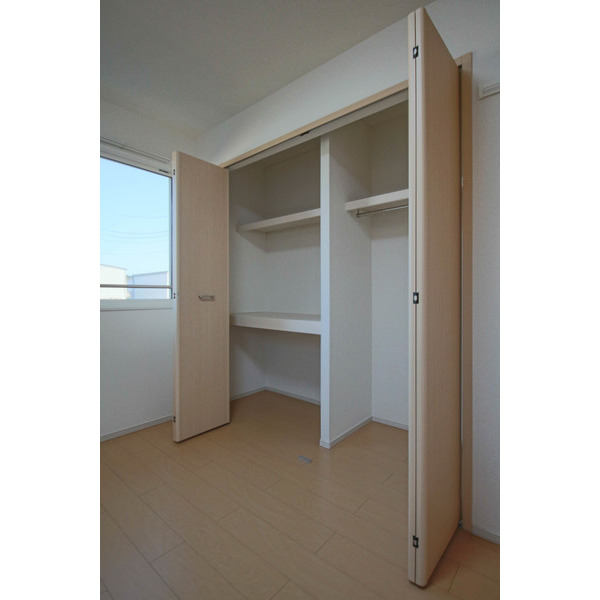 収納　同じ建物の別のお部屋