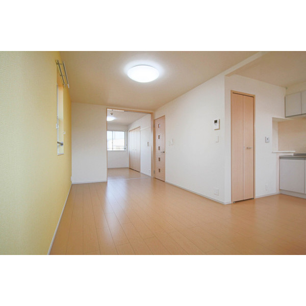 居室・リビング　同じ建物の別のお部屋