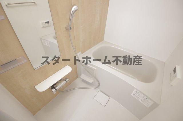 バス・シャワールーム　コンパクトで使いやすいお風呂です