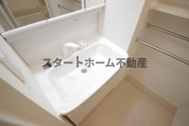 洗面設備　脱衣スペースもあります