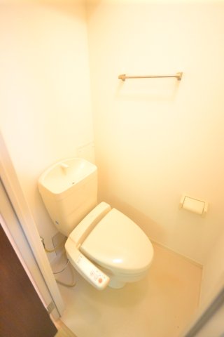 トイレ　※同建物別部屋参考写真です。