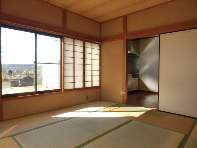 毛塚戸建の居間写真