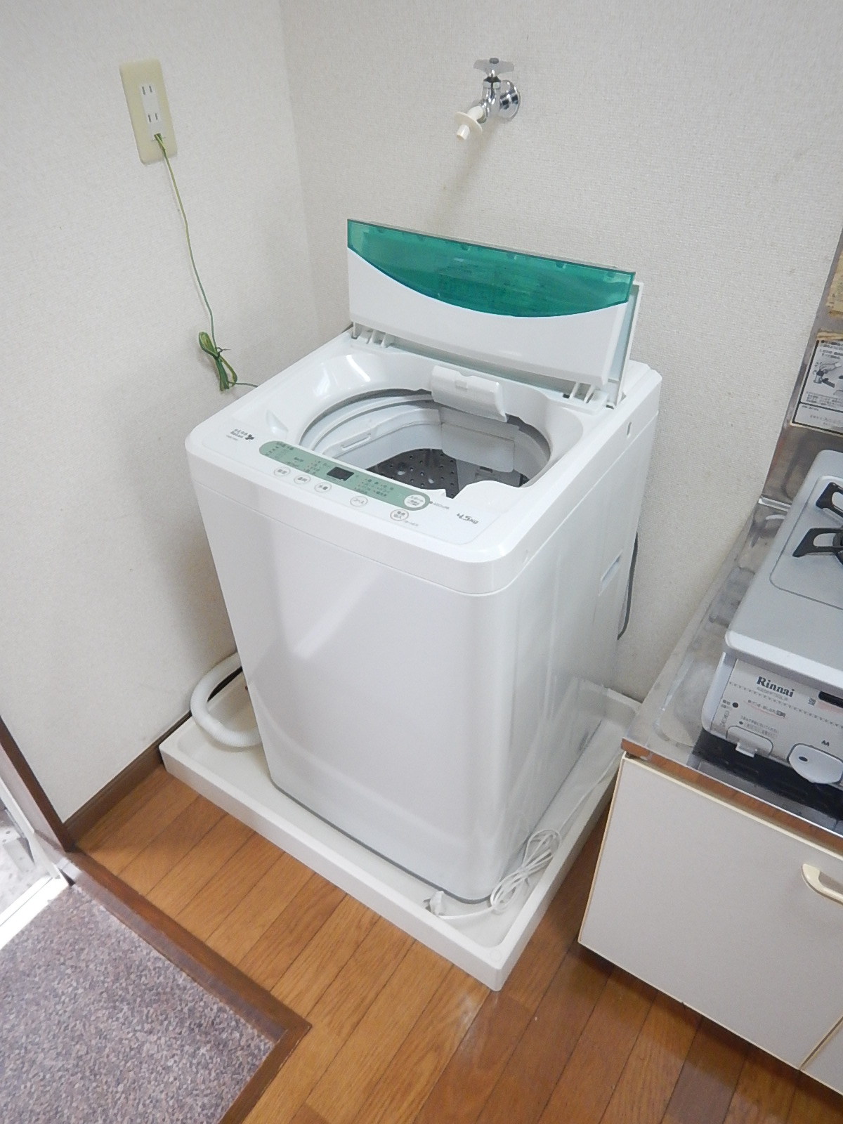 【コーポ　八番館の洗面設備】