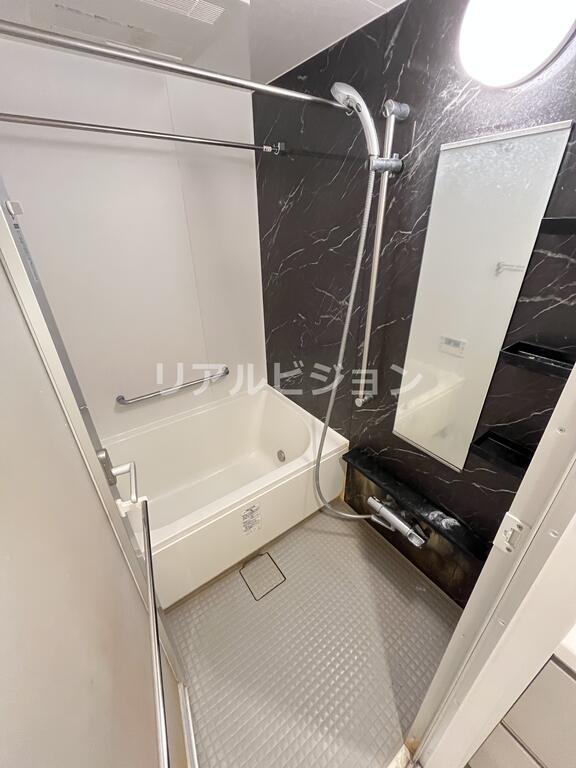 バス・シャワールーム　別部屋参考写真