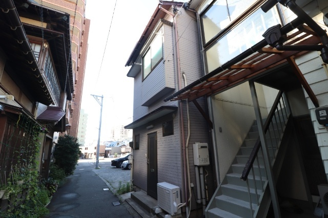新潟県新潟市中央区本町通４番町（アパート）の賃貸物件の外観