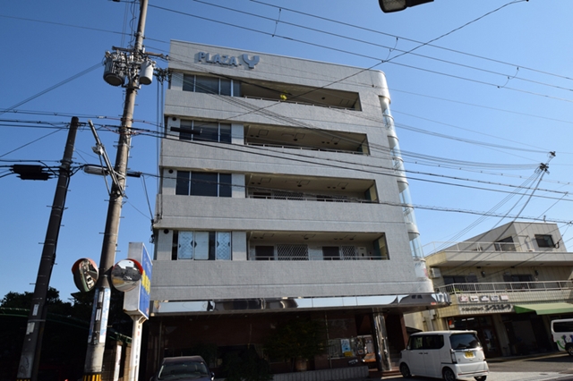 姫路市伊伝居のマンションの建物外観