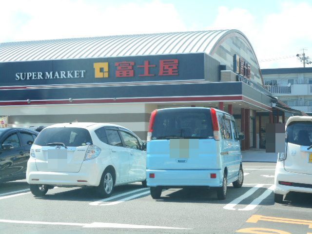 【静岡市葵区川合のアパートのスーパー】