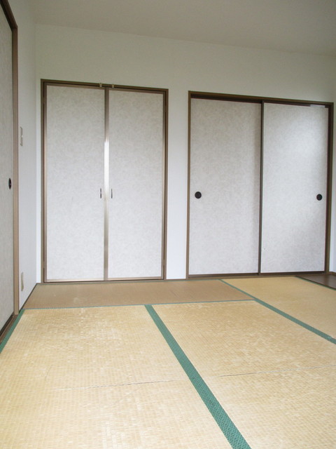【ドミールパーク江崎の玄関】