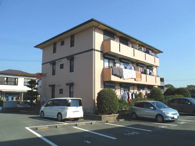 【ドミールパーク江崎の建物外観】