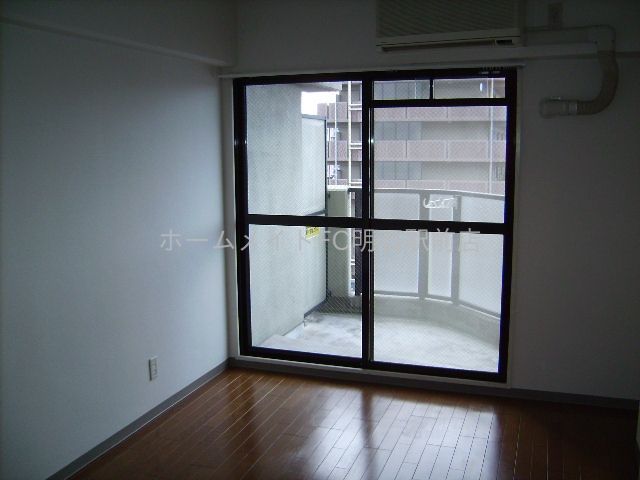 YKハイツ松の内の居間写真