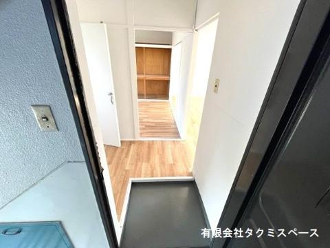 【ドミールサニー緑町の玄関】